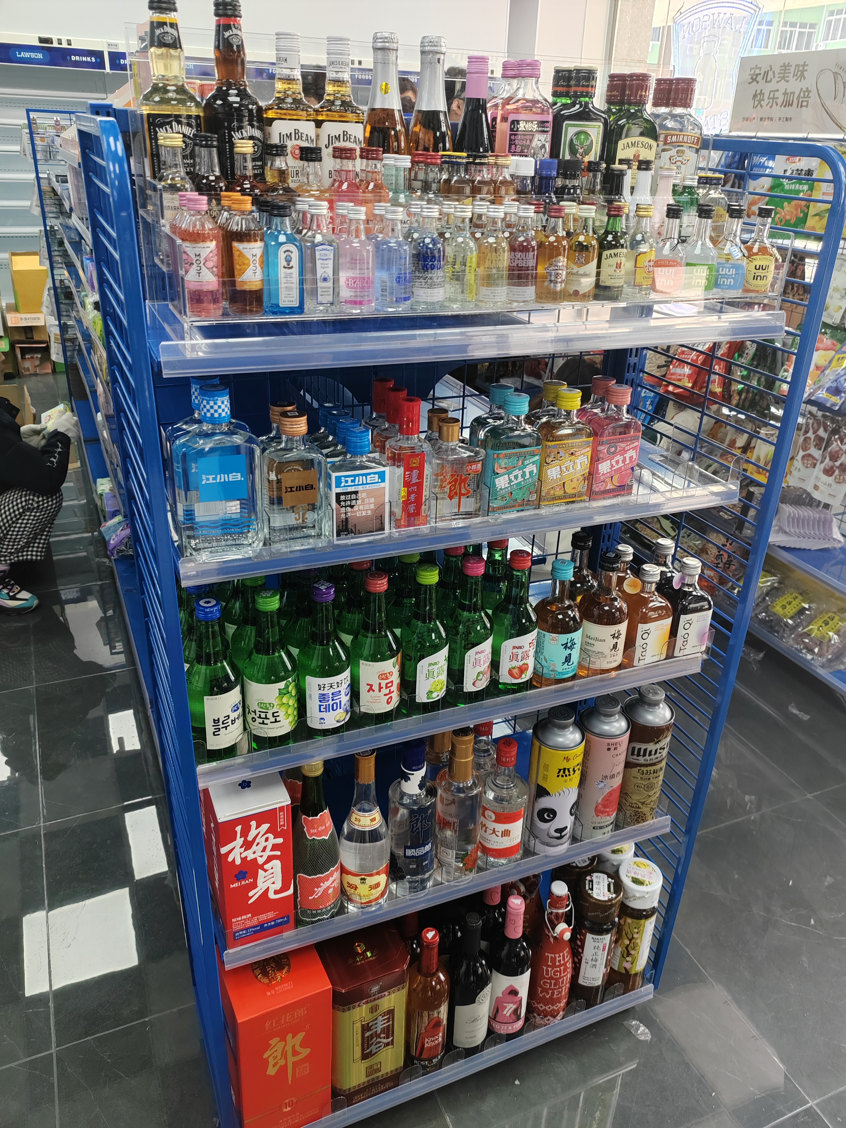 门店端架整改后酒品陈列示意